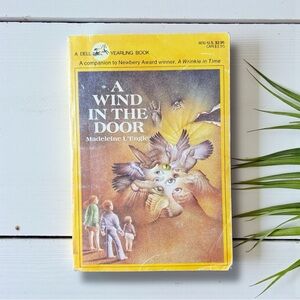A Wind in the Door – Madeleine L’Engle | Vintage Dell Yearling Paperback (1974)